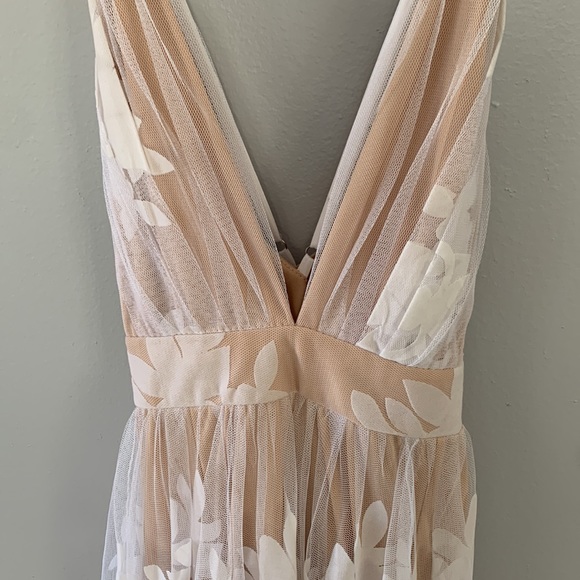 Special Occasion Maxi Dress with Velvet Floral Detail, Size M, Color Nude&White - Picture 11 of 16